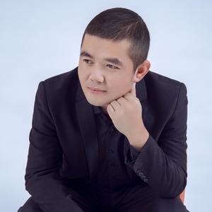 男生给女生舔逼
