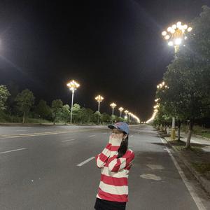 男生给女生舔逼
